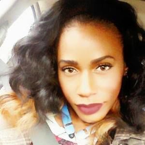 Meet your Posher, Alexis