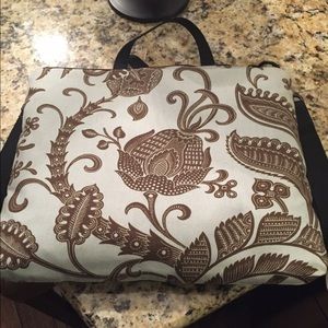 Janine King designs laptop bag
