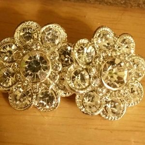 Diamond flower earring