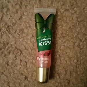 All I want is a cranberry kiss lip gloss