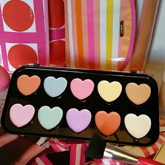 Beauty Treats  Other - Concealer color correction palette / dark circles