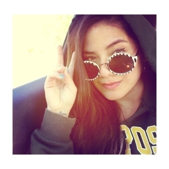 Striped Nasty Gal Sunglasses - Picture 3 of 4