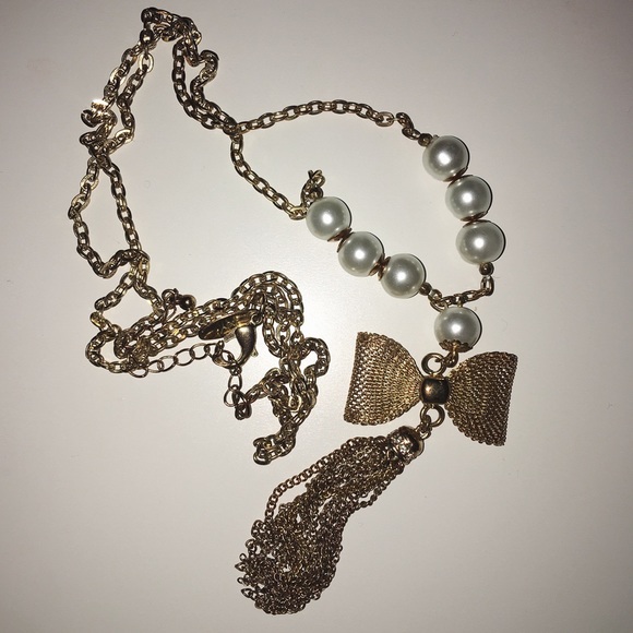 Gold & Pearl Bow Necklace