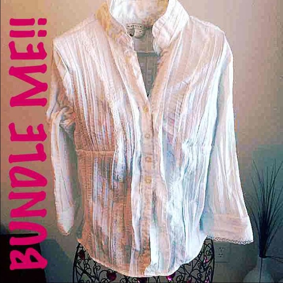 White ruffle 3/4 sleeve button blouse - Picture 1 of 4
