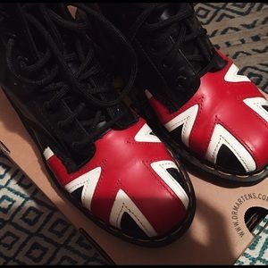Dr Martens Union Jack 8 Eye(for man and woman)