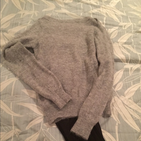 Tops - Gray sweater. REDUCED