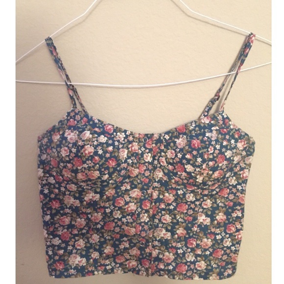 Floral Crop Top!! With built in cups;) - Picture 1 of 2