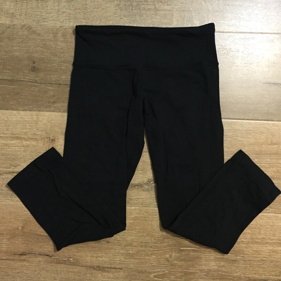 SOLD lululemon athletica cropped leggings
