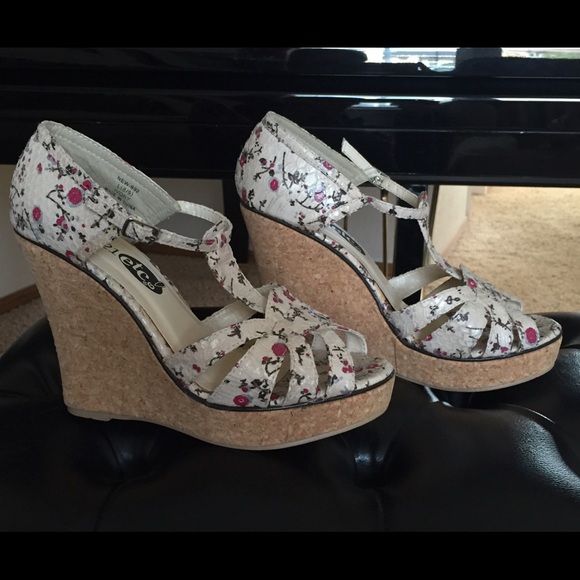 Floral platforms with cork looking heel. - Picture 1 of 4