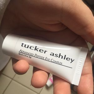 Tucker Ashley peptide eye cream