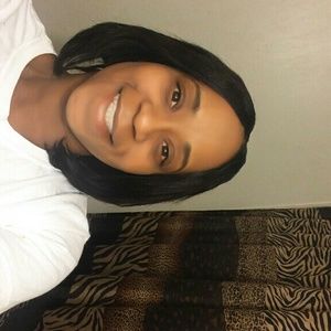 Meet your Posher, Lucretia