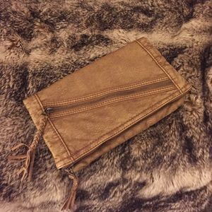Zipper Clutch