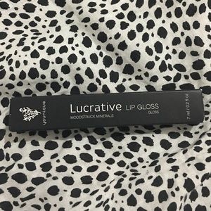 Younique Lucrative Lipgloss -LOVESICK