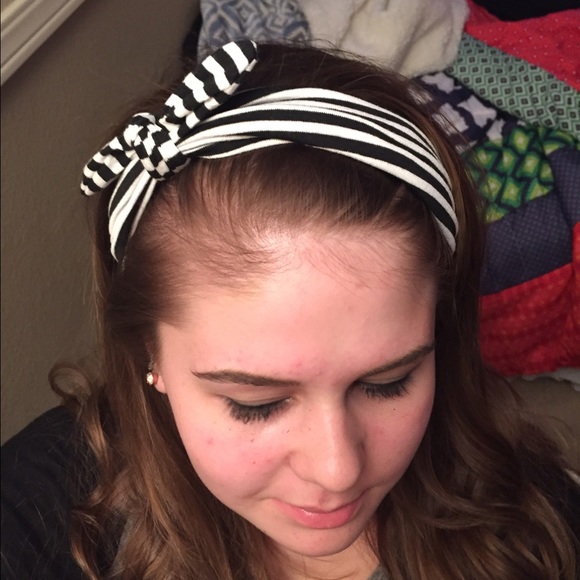 Stretchy striped headband:)