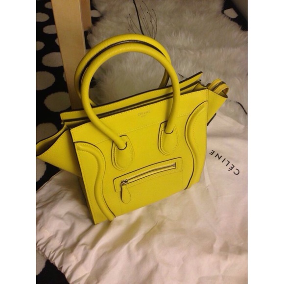 A micro Celine Bag！