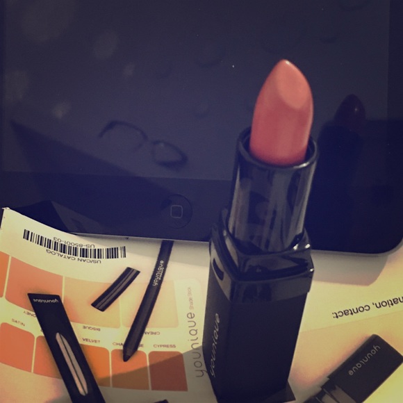 Moodstruck Opulence Lipstick-Upscale