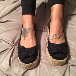 Black slip on Zigi Soho shoes in size 8.5