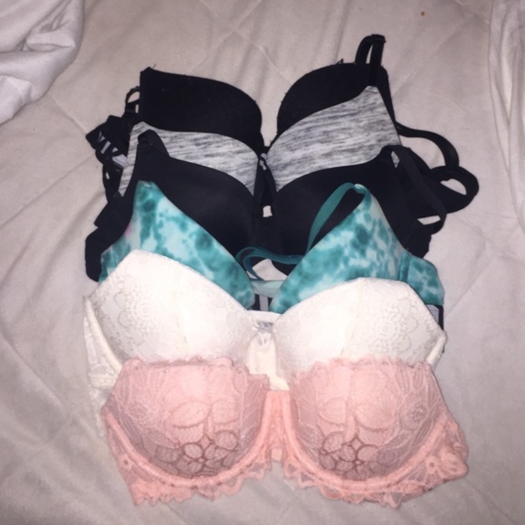 Lots of Victoria's Secret bras