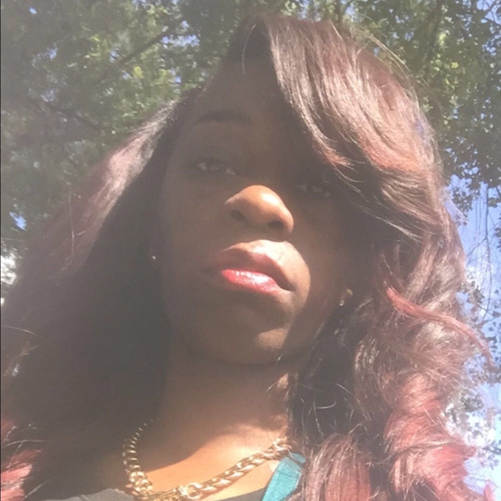 Meet your Posher, Monika