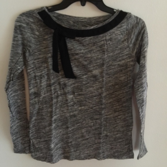 Grey long sleeved tee with bow!