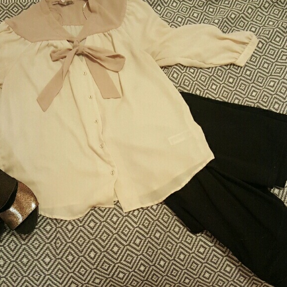Chiffon ivory Secretary tie blouse with 3/4 sleeve