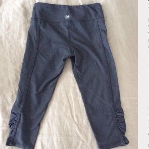 🚫SOLD🚫Forever 21 Cropped WorkOut Tights