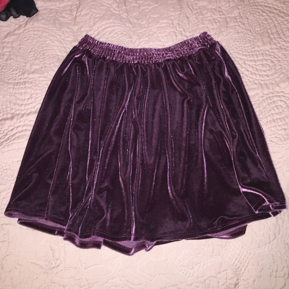 Velvet dark pink skirt