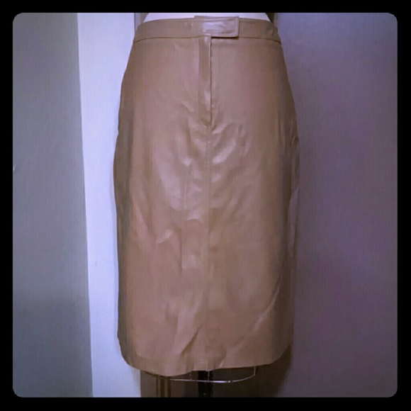 Camel vinyl Morgan de Toi midi skirt