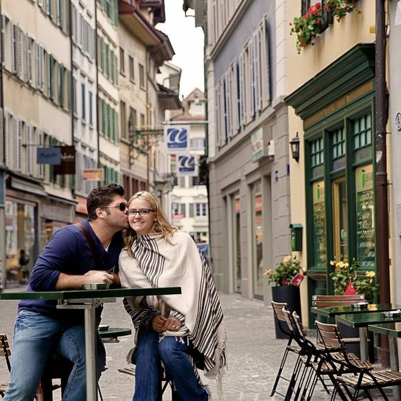 Meet your Posher, Nicole - Picture 1 of 1