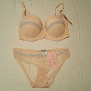 Bra and panty set 32DD/Small nude pink blue lace