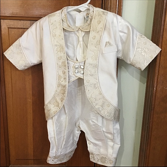 christening outfit by Piccolo Bacio Giovanni
