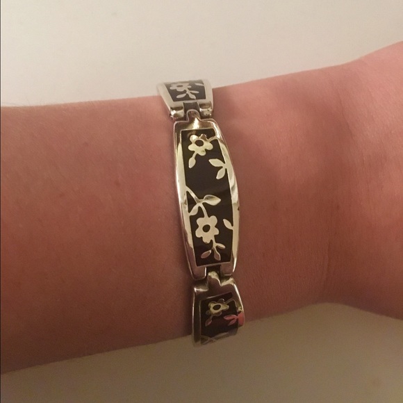 🚫NOT FOR SALE🚫Brighton Flower Bracelet - Picture 2 of 3