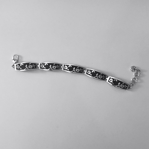 🚫NOT FOR SALE🚫Brighton Flower Bracelet - Picture 3 of 3