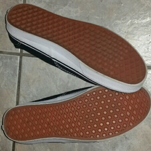 SOLD Classic Vans NWOT - Picture 2 of 3