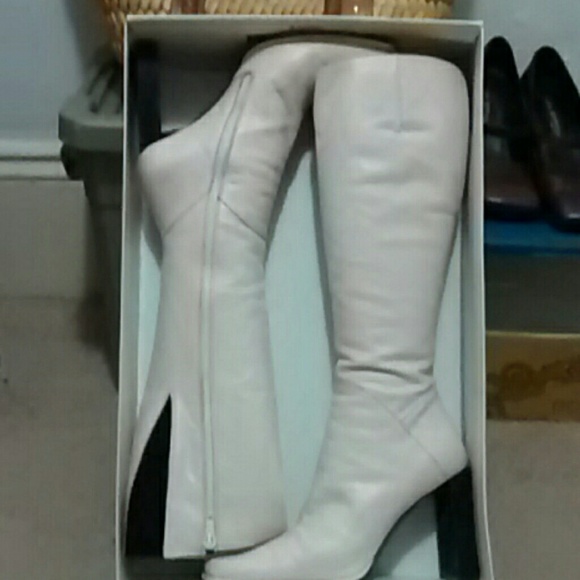 Pale pink 3" boots