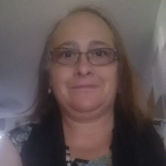 Meet your Posher, Laura - Picture 1 of 1