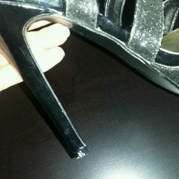 SOLD Heels - Picture 4 of 4