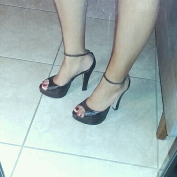 SOLD ALDO Brown Chunky Heels - Picture 2 of 4