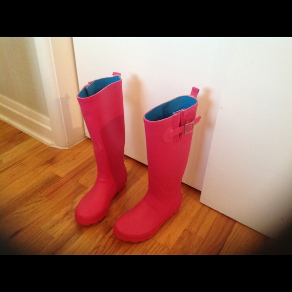 Pink Raincoat - Picture 3 of 3