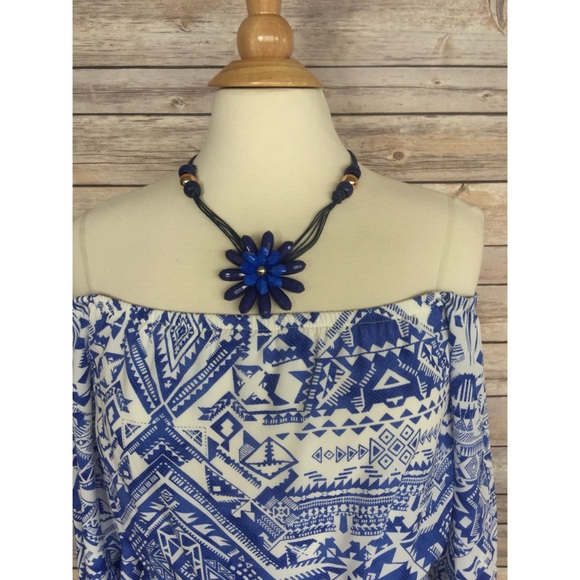 ✳️SALE✳️Flirty off shoulder dress M or L - Picture 3 of 3