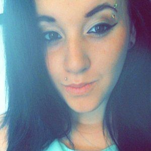 Meet your Posher, Macaria