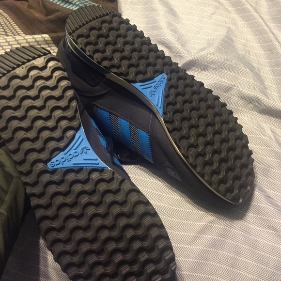 Adidas - Picture 4 of 4