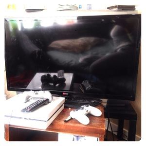 32 inch LED LG tv remote included