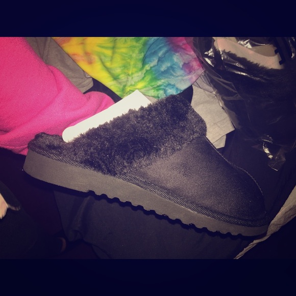 Aeropostale Shoes - Faux Fur Slippers black small from Aeropostal