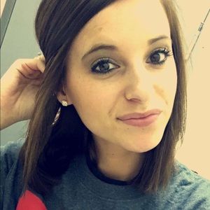 Meet your Posher, Brenna