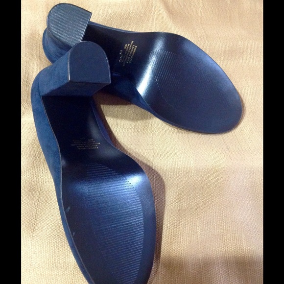 Blue Suede Shoes - Picture 2 of 3