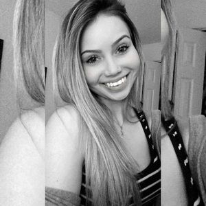 Meet your Posher, Larissa