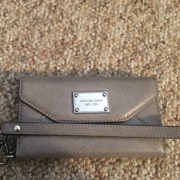 Michael Kors wallet/phone case