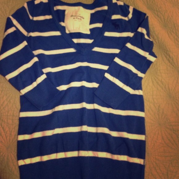 3/4 sleeve A&F sweater