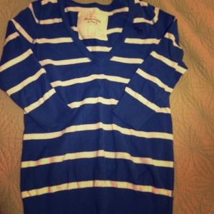 3/4 sleeve A&F sweater
